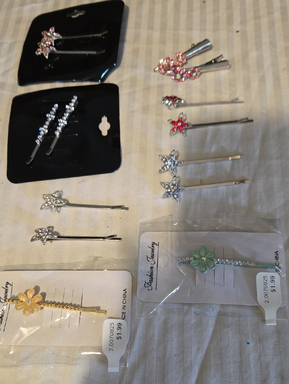 Lot of decorative bobby pins and Never Used